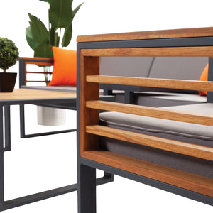 Alüminyum mu İroko mu? Dış Mekânda Malzeme Karşılaştırması